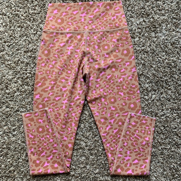 Offline by Aerie Butter Soft Cheetah Leggings M - Picture 4 of 5